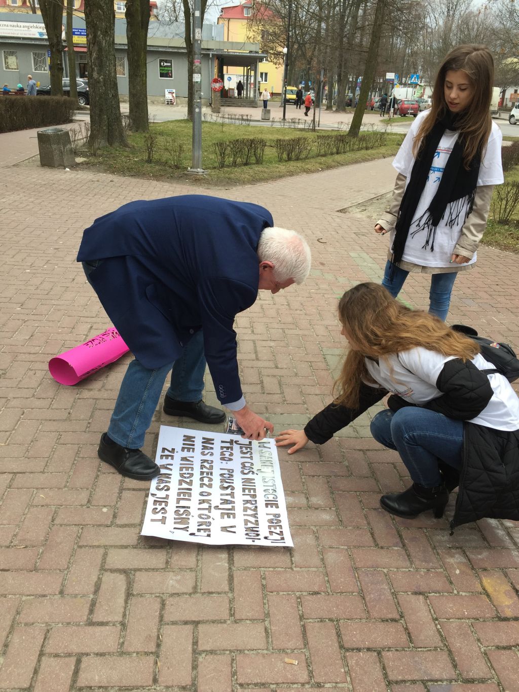 Streetart, performance i przekłady intersemiotyczne z okazji Światowego Dnia Poezji