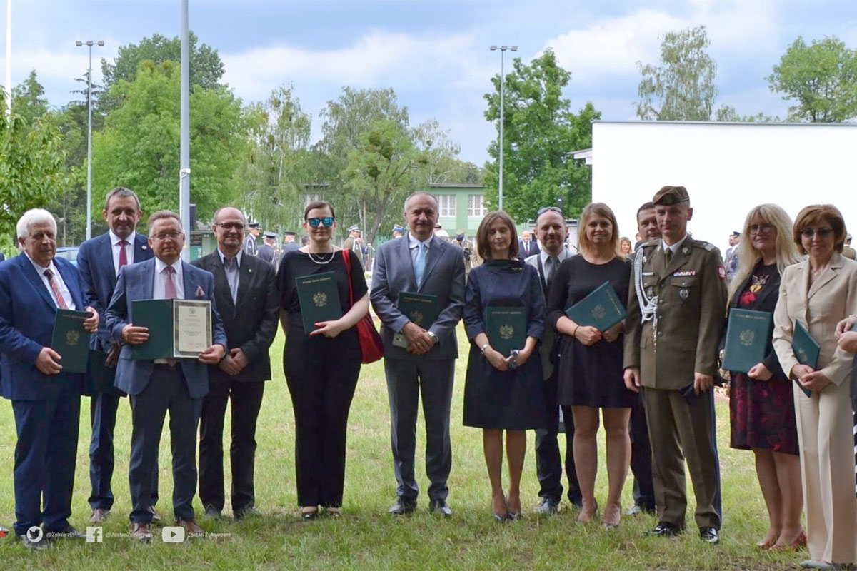 16 najlepszych szkół z całej Polski pracuje nad wdrożeniem programu „#CYBERMILzklasą”